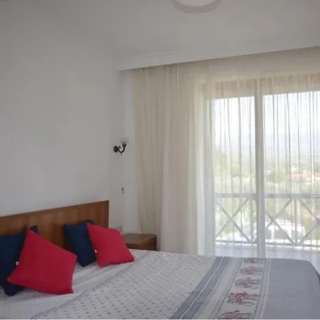 Villa Sleeps 6, Private Pool.close To Town. Seydiler